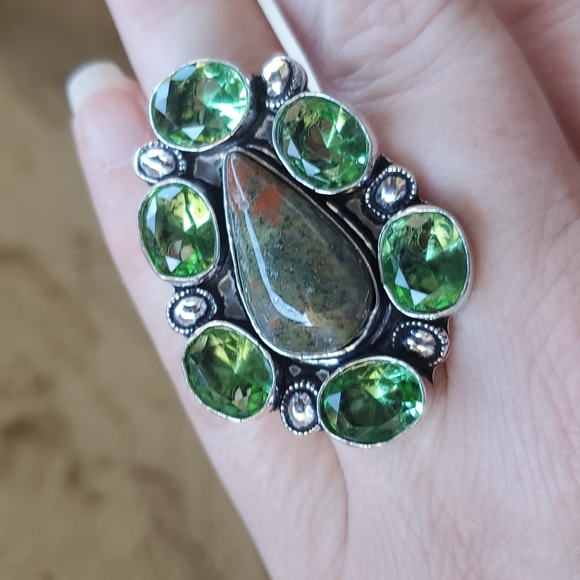 New Unakite and Tsavorite 925 Silver Statement Ring. - Picture 11 of 16